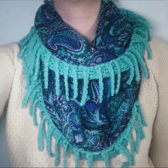 Reversible CollectionXIIX Infinity Scarf - Picture 2 of 3